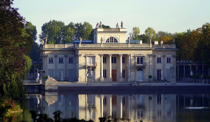 royal bathroom 1693568 1280