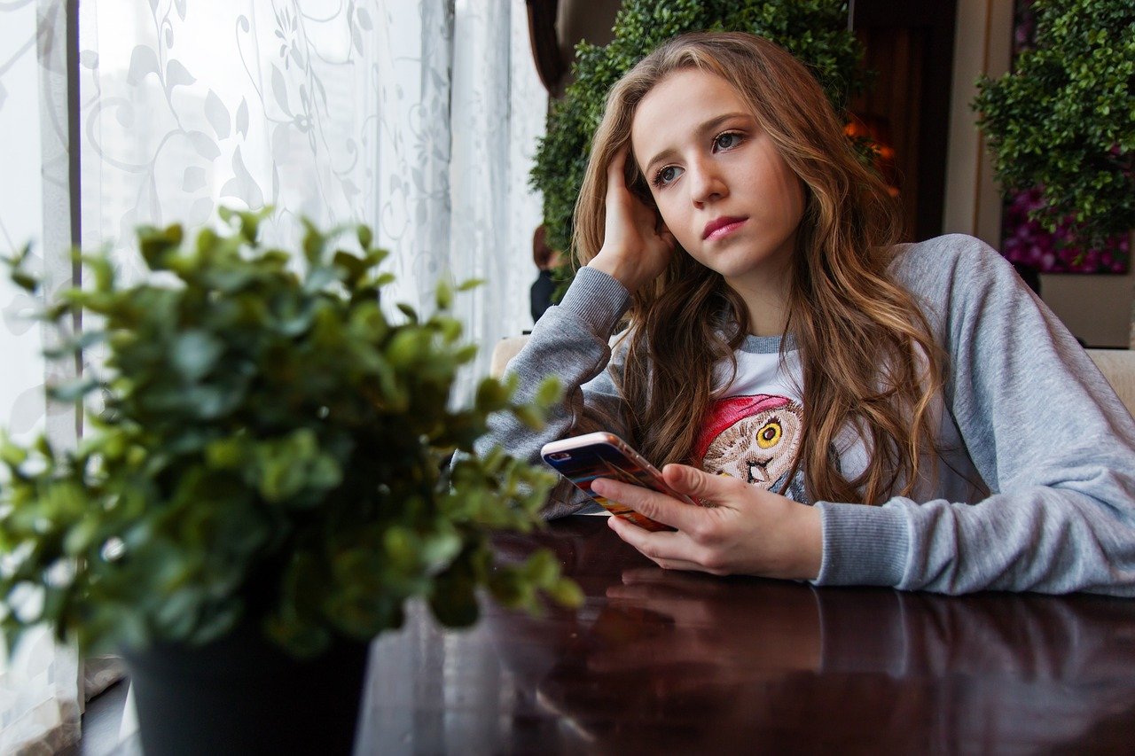 girl 1848477 1280